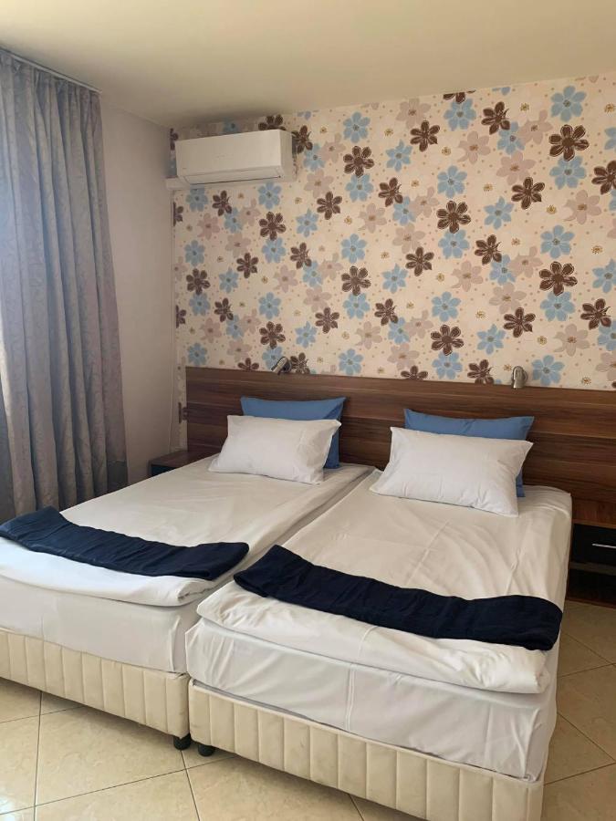 Семеен Хотел Брилянс - Family Hotel Brilliance Varna Exterior foto