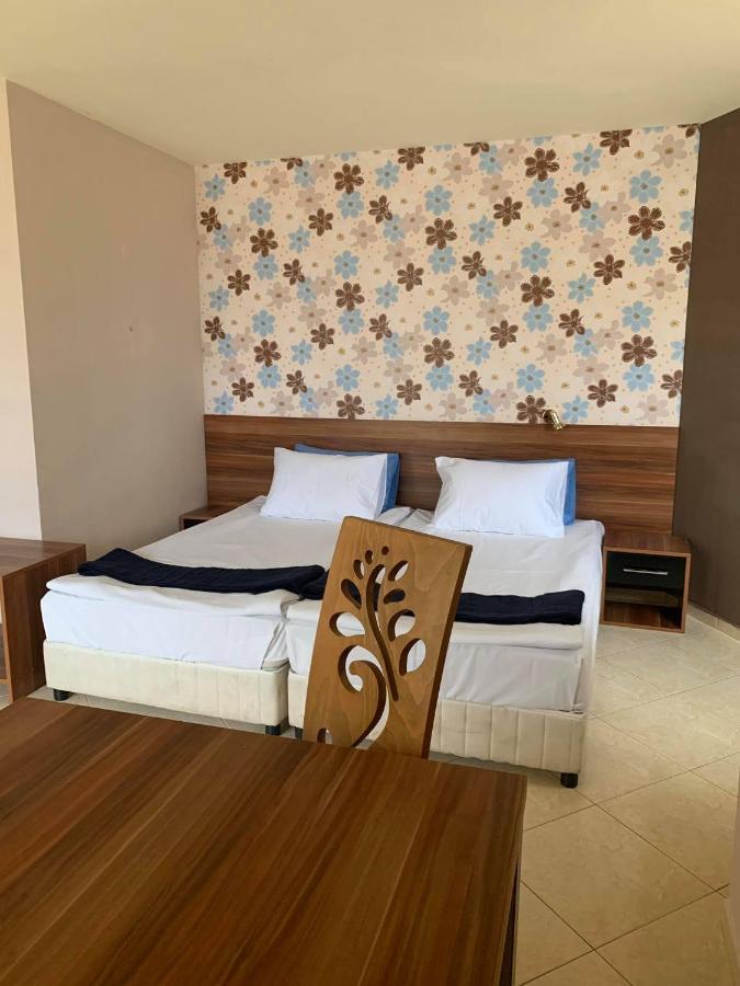 Семеен Хотел Брилянс - Family Hotel Brilliance Varna Exterior foto